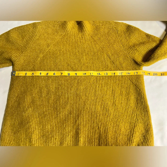 BANANA REPUBLIC Mustard yellow mock neck ribbed crop sweater size S - Picture 12 of 13